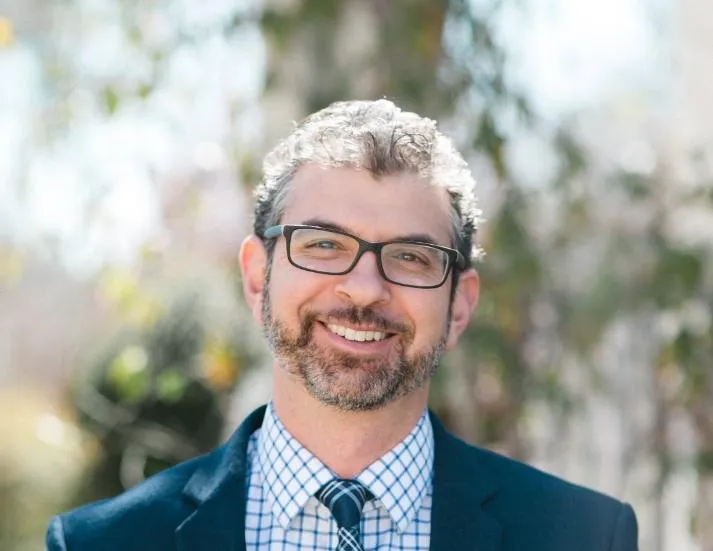 Portrait of Ari Isaacson, MD